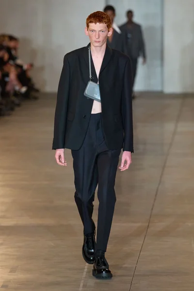 Look 4